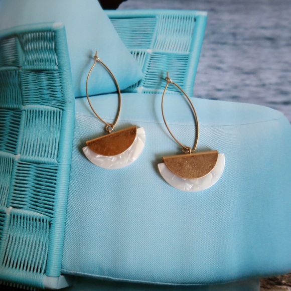 ELLIE- Marble Inspired Half Circle Earrings - Picture 4 of 6